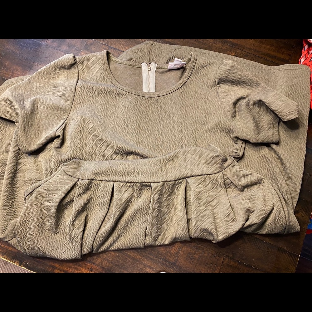 Solid green LulaRoe Amelia dress